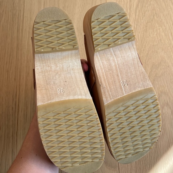 Swedish Hasbeens Leather Clogs - Picture 3 of 7